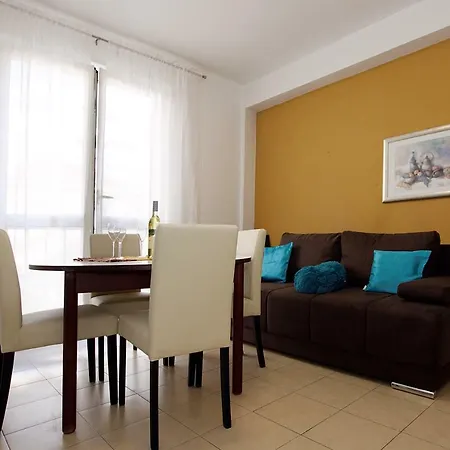 The Star Apartment *